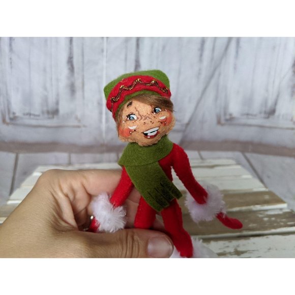 Annalee 2012 Red Elf Green Scarf and Hat 75th Anni - Picture 5 of 8